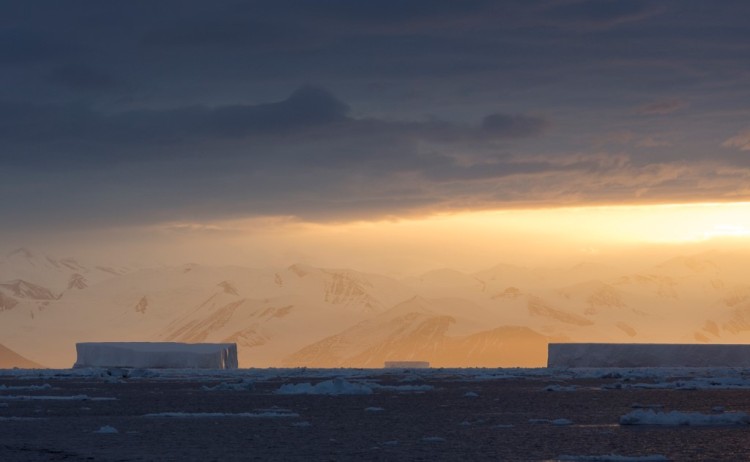 Ross Sea Sun Antartica Heritage
