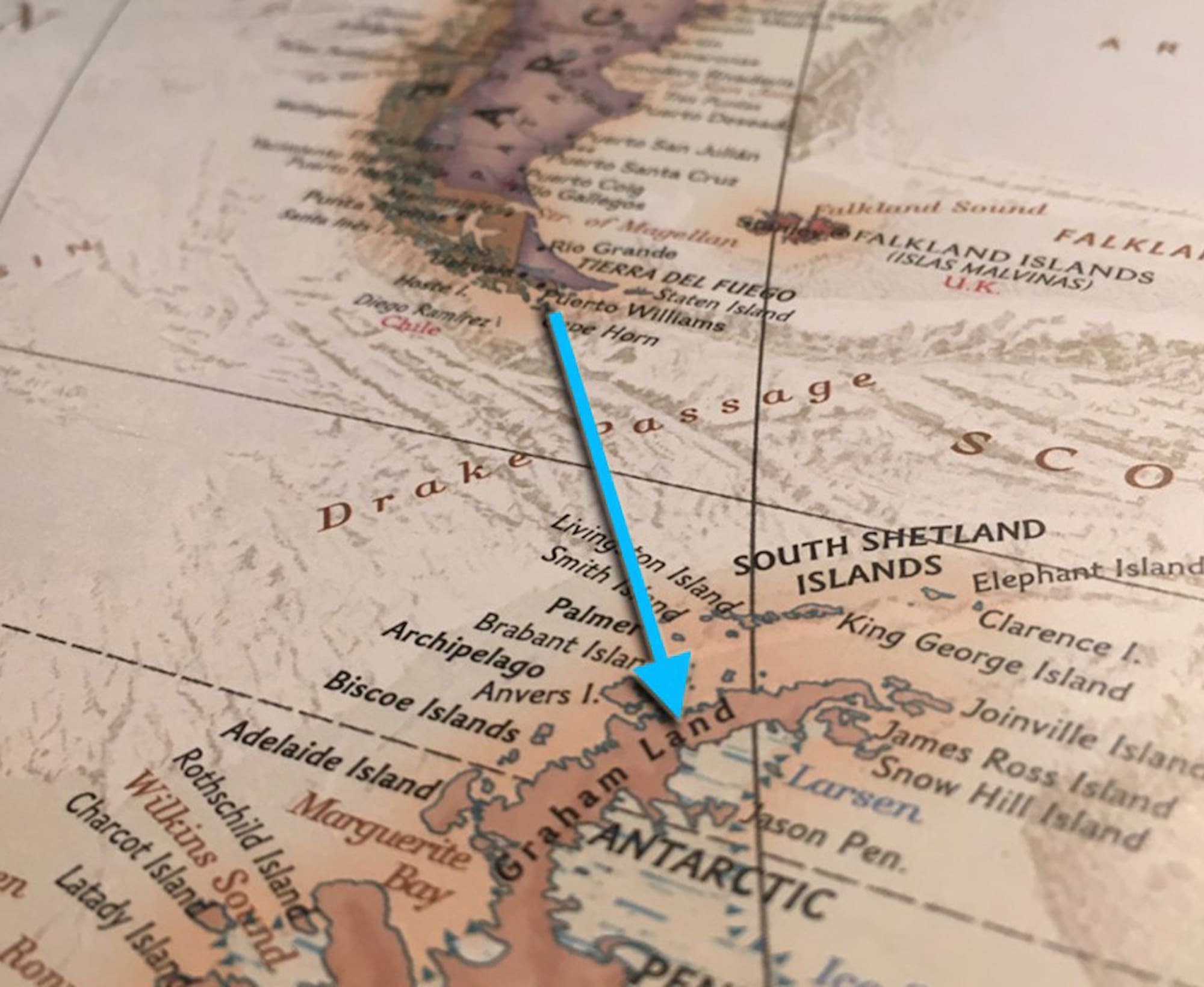 Map showing the Drake Passage between Cape Horn and the Antarctic Peninsula with expedition cruise route