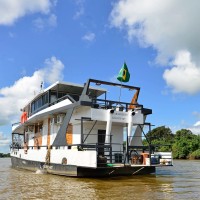 Mutum Expedition Boat