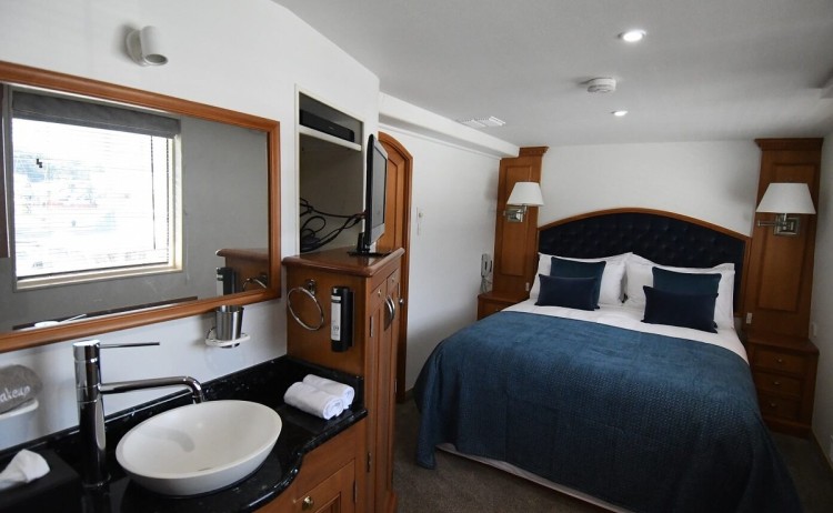 heritage explorer royal suite a.russ