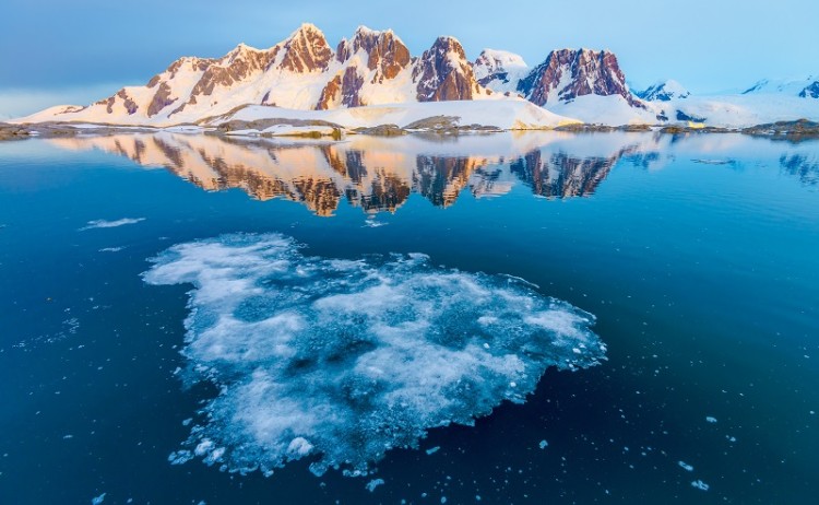 Antarctica Peninsula in depth 1