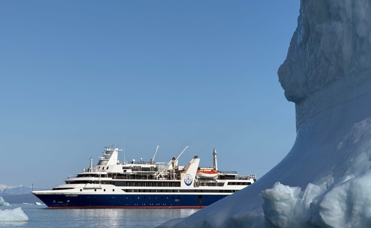 Antarctic Peninsula cruise heritage discoverer 2a heritage expeditions