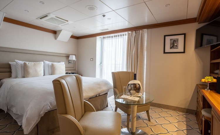 Heritage Discoverer luxury balcony suite