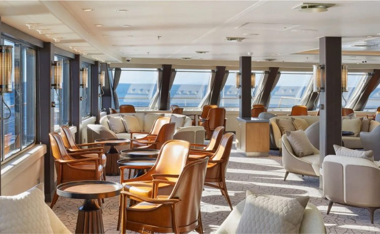 Magellan Explorer observation lounge
