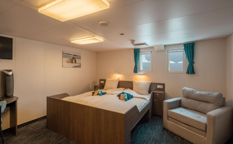 MV Ortelius Superior stateroom