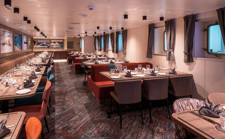 mv Ortelius dining area