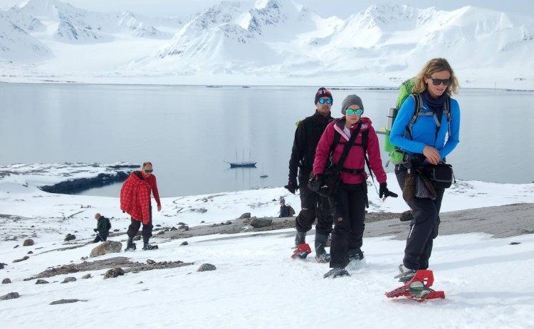 snowshowing antarctica OW