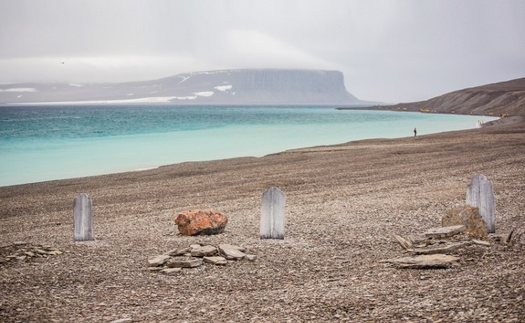 QuarkExpeditions ArcticExpress beechey island canadianarctic Credit AcaciaJohnson 800