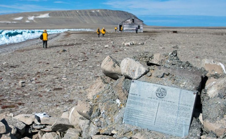 Quark northwest passage