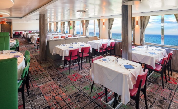 MV Hondius dining room