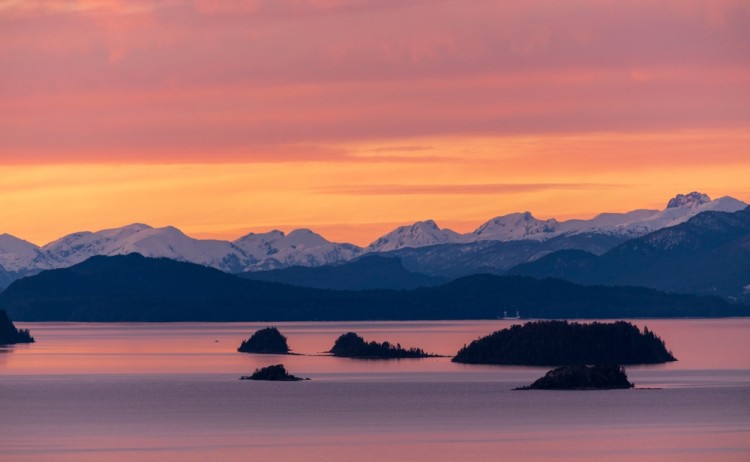 bariloche shutterstock 2206855573 1