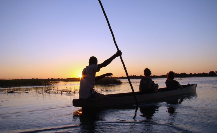 Botswana Mokoro trip drifters small