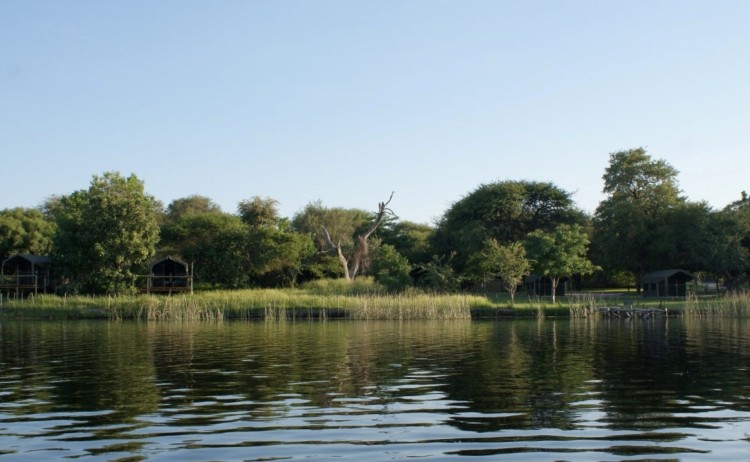 Drifters maun lodge small