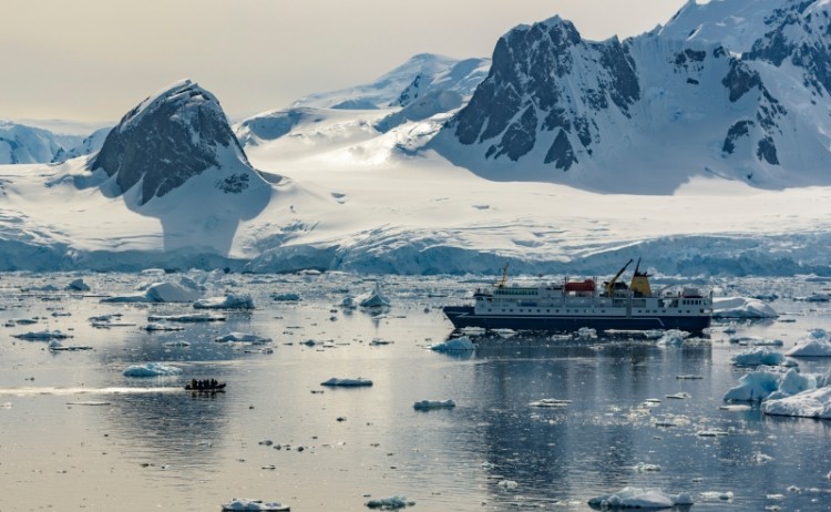 AXX1 CA11 OCN 2015 16 076