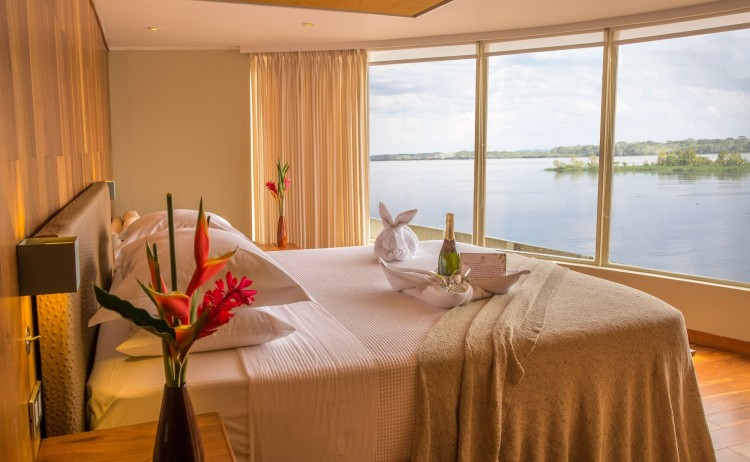 Delfin III corner suite