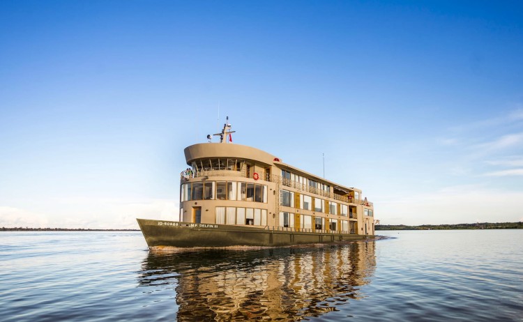 Delfin III exterior