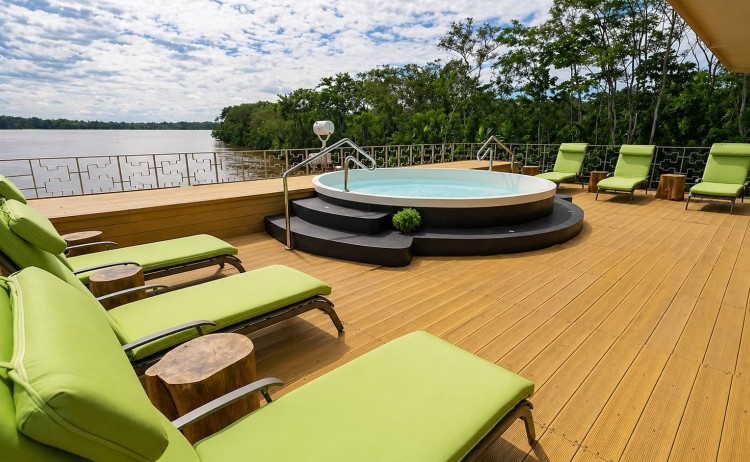 Delfin III sundeck