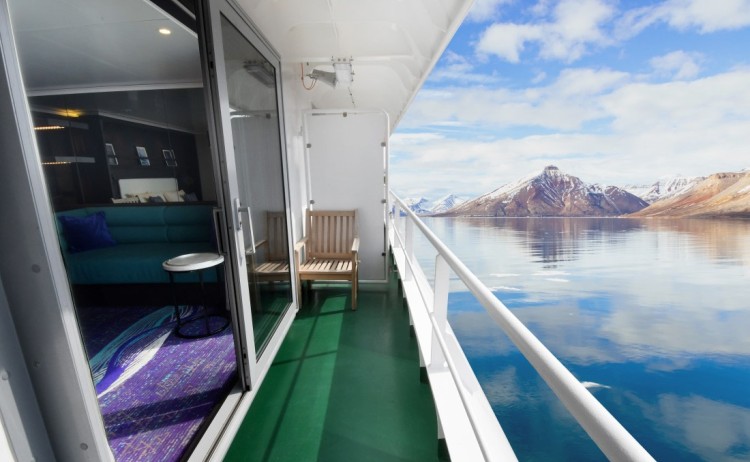 MV Hondius Grand suite balcony