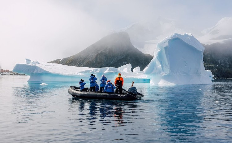 Expedition Antarctica Zodiac excursion