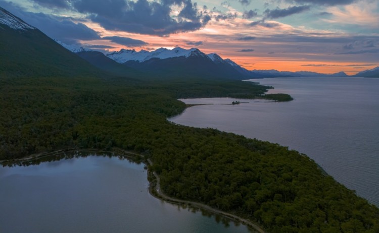 Beautiful sunset on Lake Fagnano v2