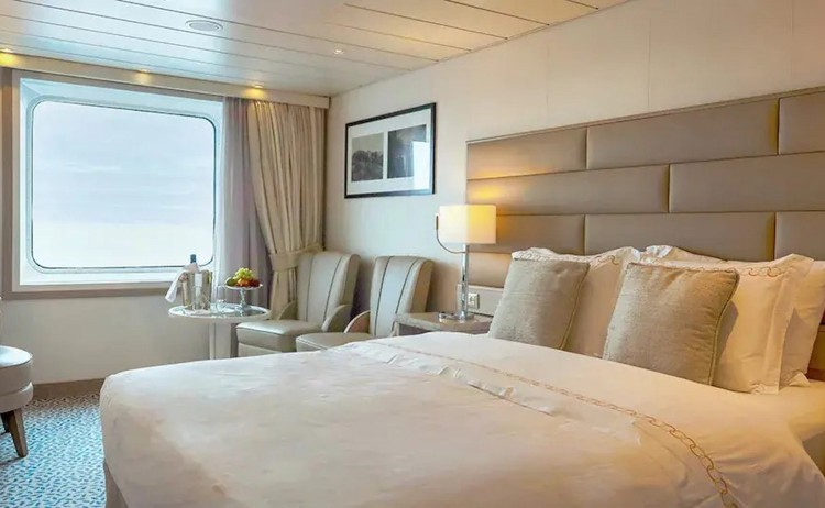 Discoverer category 2 superior cabin