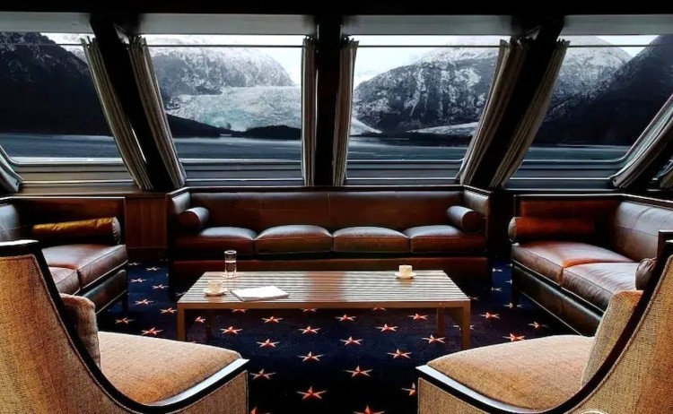 Stella Australis Darwin lounge area
