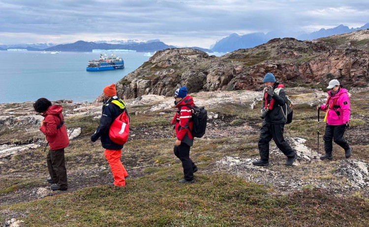 Four Arctic Islands, Immikkeertigajik guided hike