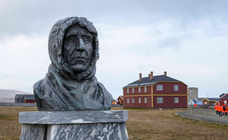 Four Arctic Islands, Ny Alesund