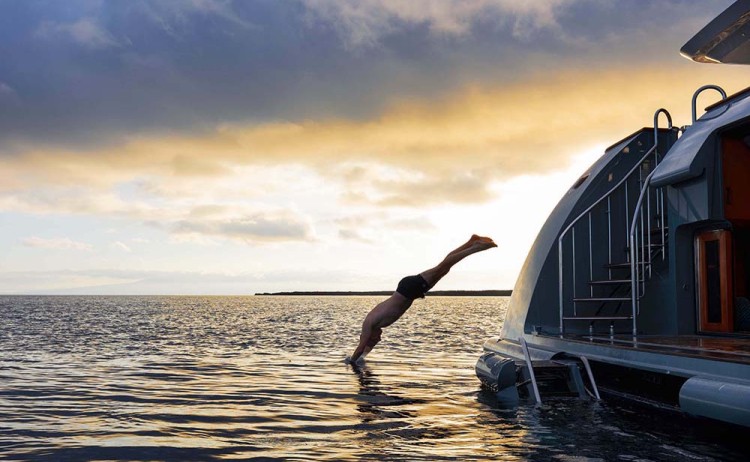 Aqua Mare Swimming 01