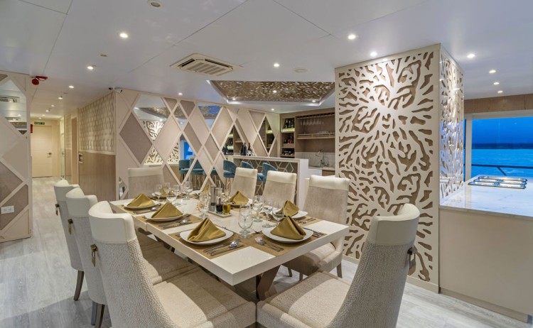 Galapagos cruise Elite dining area