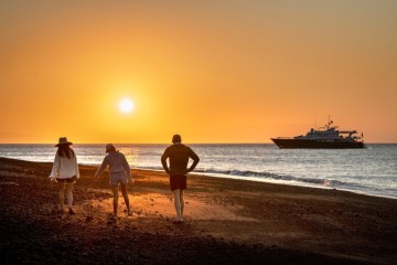 Galapagos Explorer | Eastern Islands 8 days