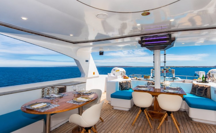 Grand majestic al fresco