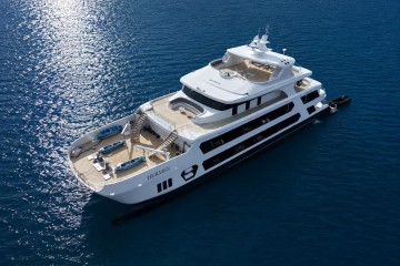 Galapagos: Hermes  | 7 days luxury