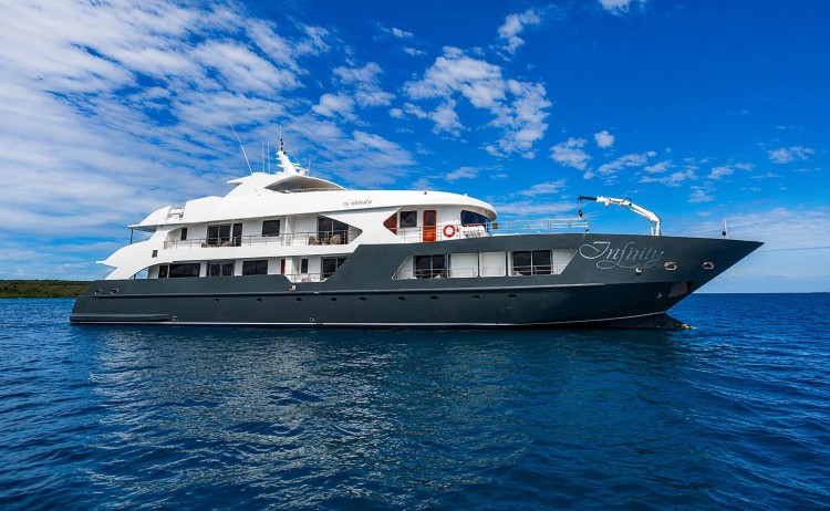 Infinity cruising the Galapagos