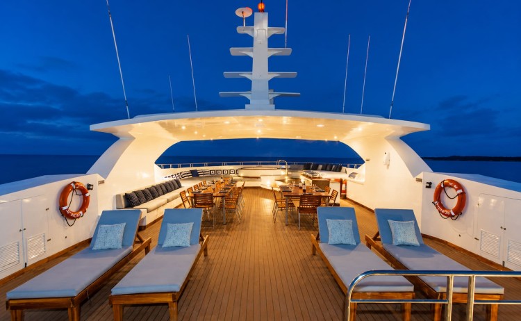Infinity sundeck