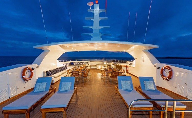 infinity sundeck Royal Galapagos
