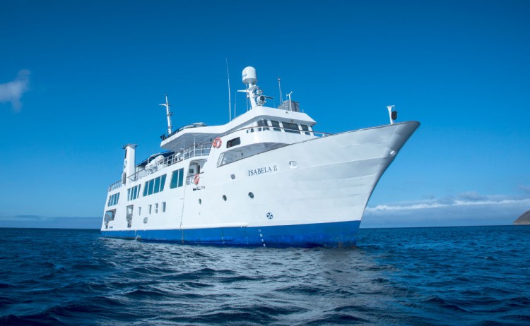 yacht isabela galapagos islands ecuador