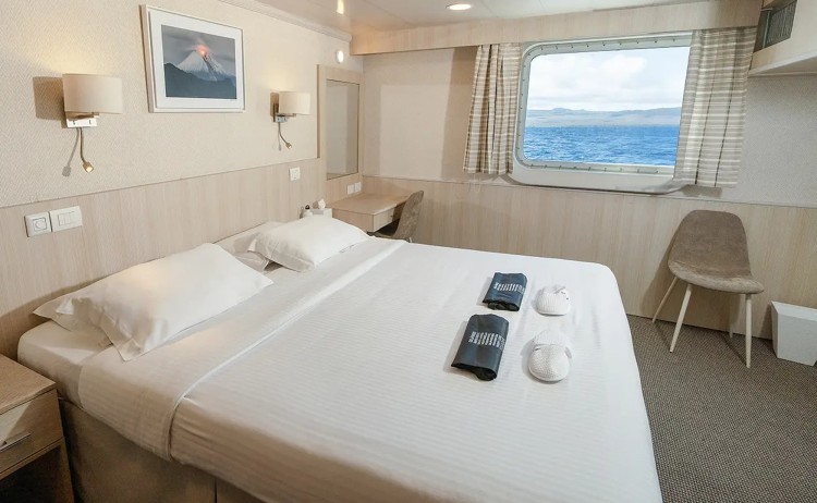 yacht isabela owners cabin
