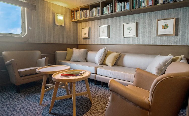 expedition room yacht isabela