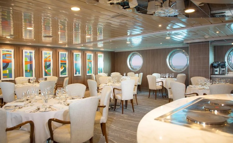 La Pinta restaurant yacht