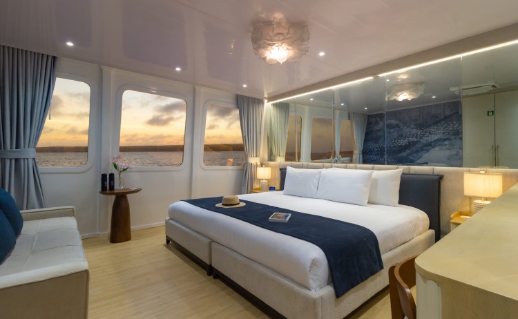 Galapagos Monique golden stateroom