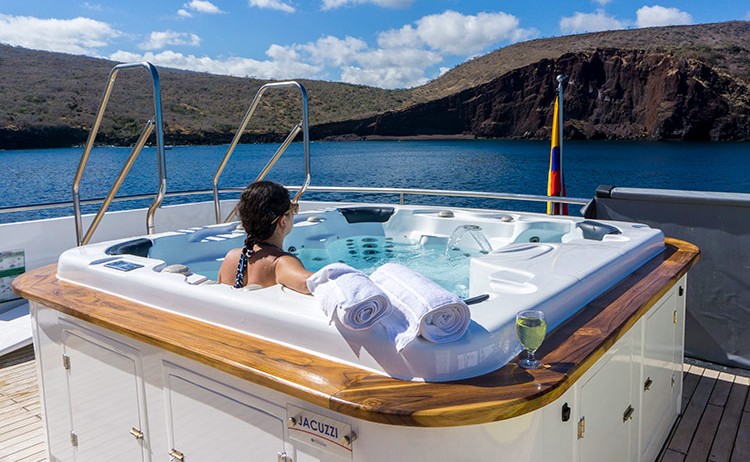 nparadise exp jacuzzi Royal Galapagos