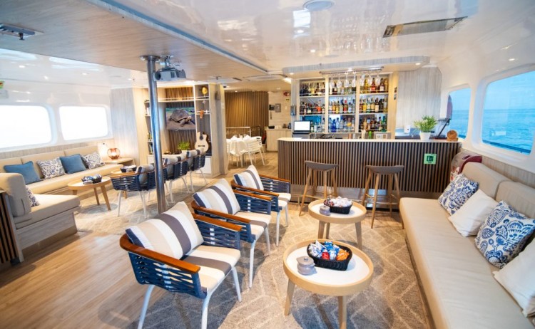 Galapagos Solaris Lounge
