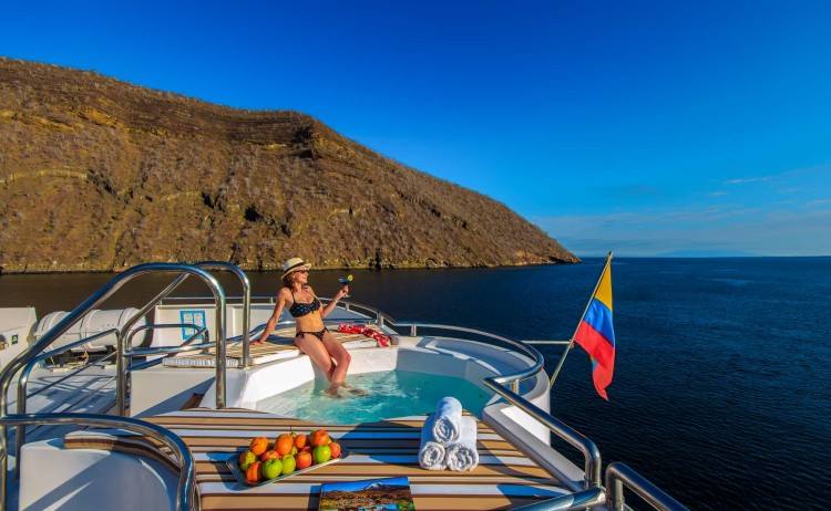 Treasure of Galapagos Sun deck Jacuzzi 3
