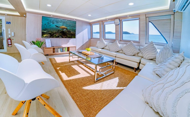 Treasure of Galapagos Lounge
