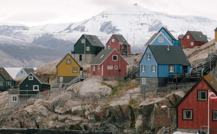 SamEdmonds Guests explore Uummannaq 3