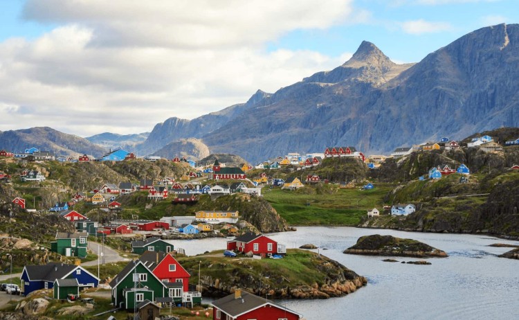 Greenland Explorer the vibrant Sissimiut