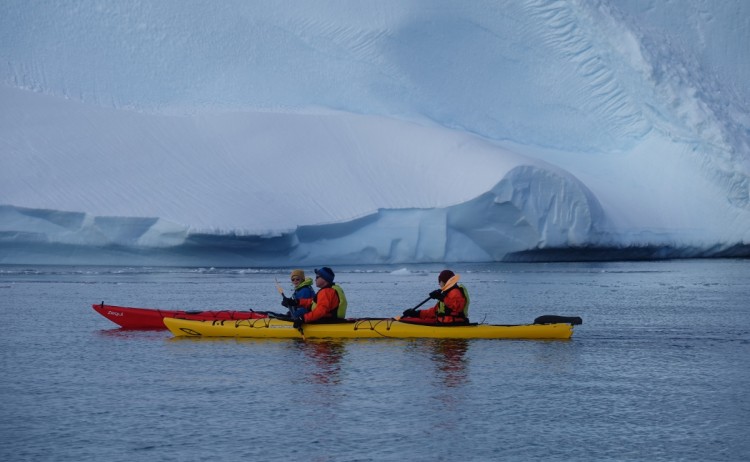Kayaking Antarctica Viva DSC04461