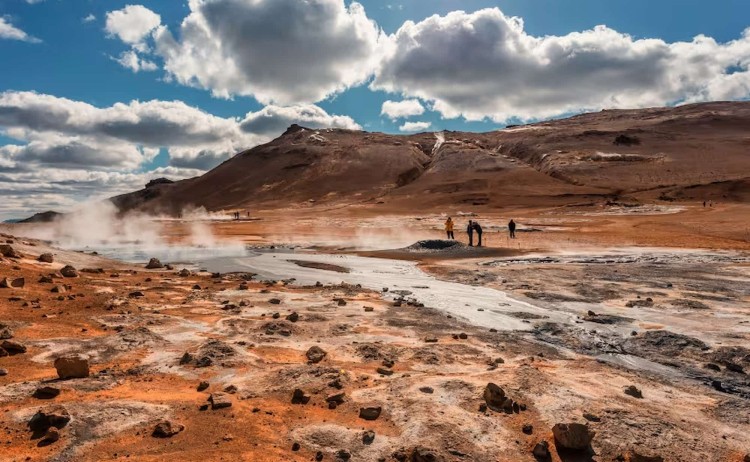 Iceland circumnavigation crise Quark Expeditions Hverarondor Hverir Geothermal Iceland