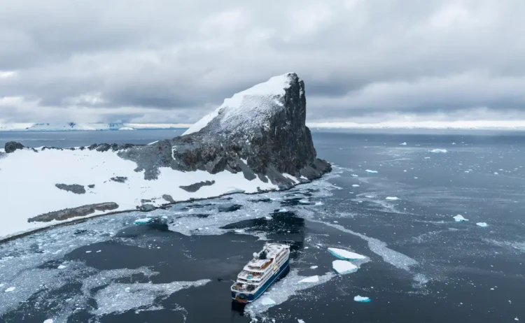In Shackleton Footsteps cruise AntarcticPeninsula